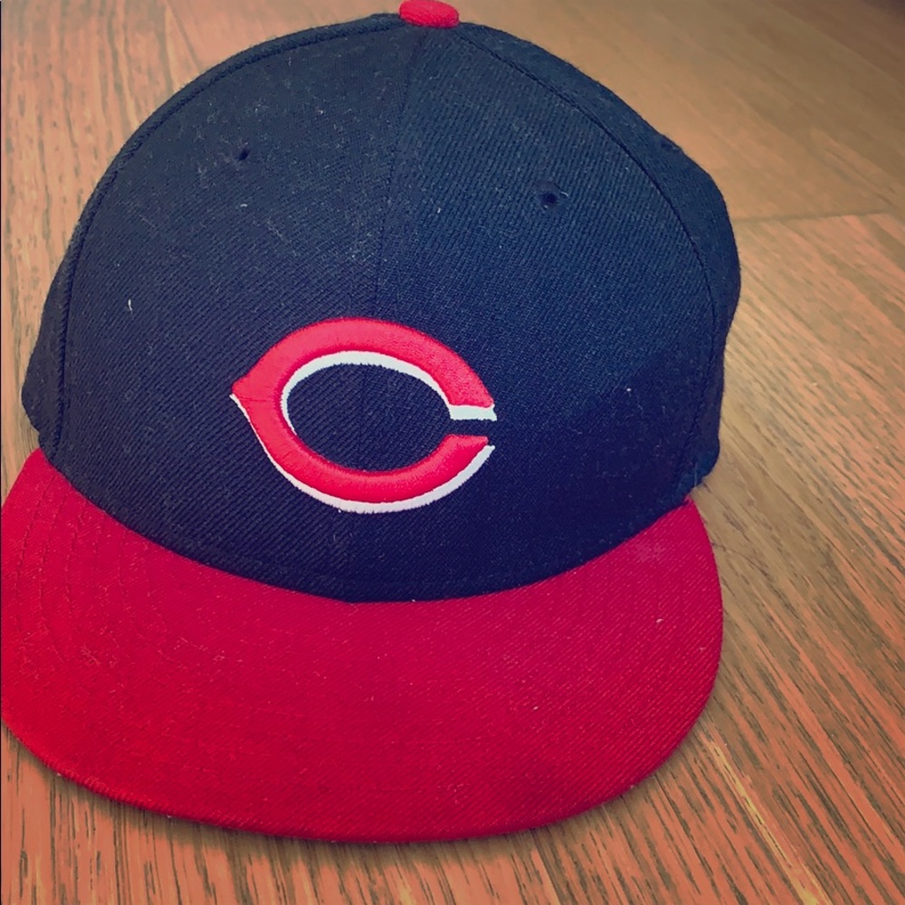 Fitted hat